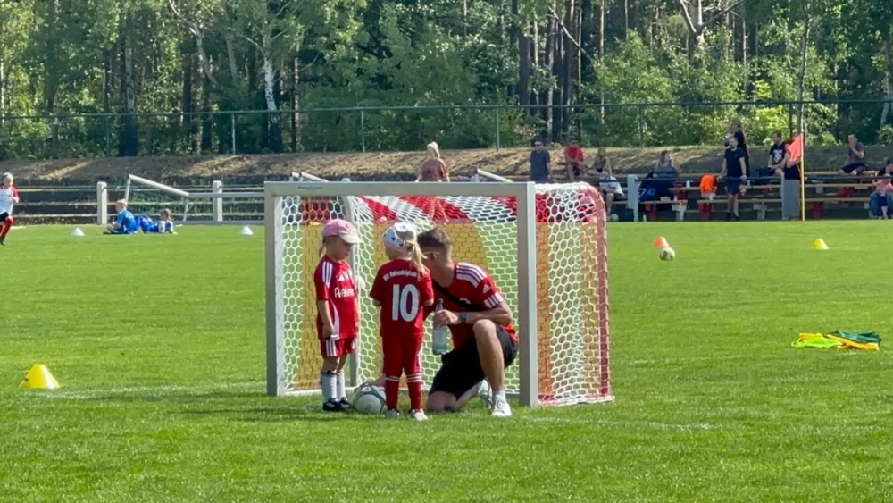 b8a9b5eb-89a2-4ff6-8a8c-8fdf2c6f0886