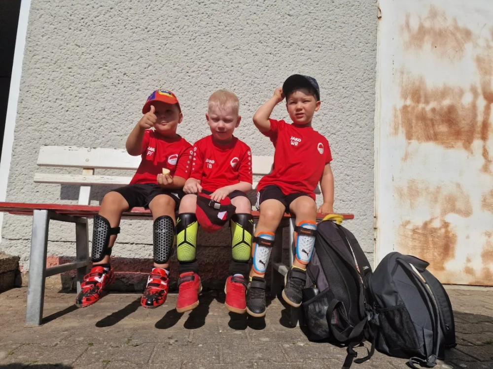 f75cd5f9-a665-40ff-ad68-2637321f2c3d